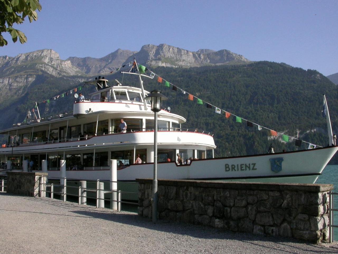 Seehotel Bären Brienz  Buitenkant foto